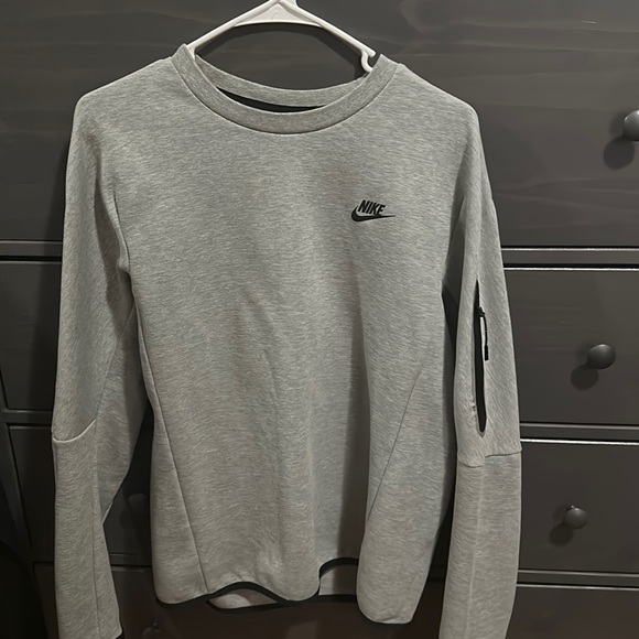 Nike tech fleece sweater - Picture 1 of 1